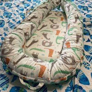 Baby travel bed